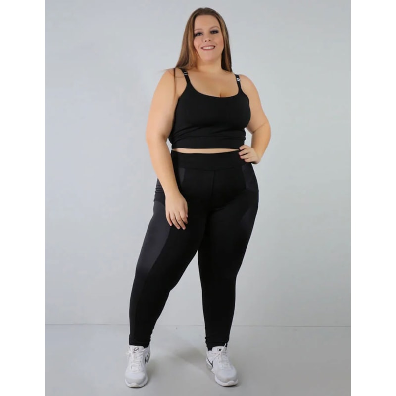 Calça Plus Size Preta com Detalhes de Cirrê | Ref: 4.4.4133C-01
