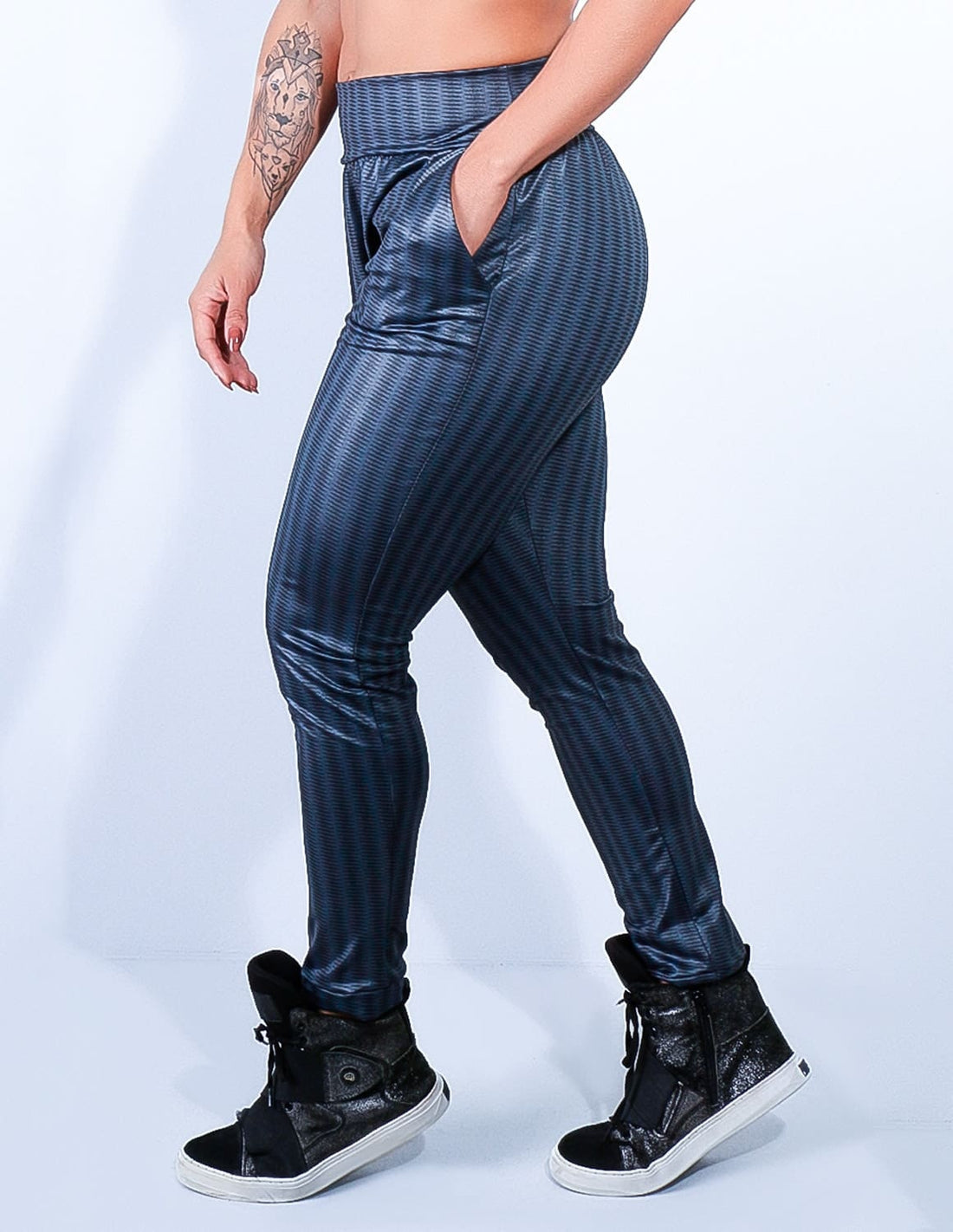 Calça Jogger Estampada com Brilho e Bolsos | Ref: 3.3.2477-3130