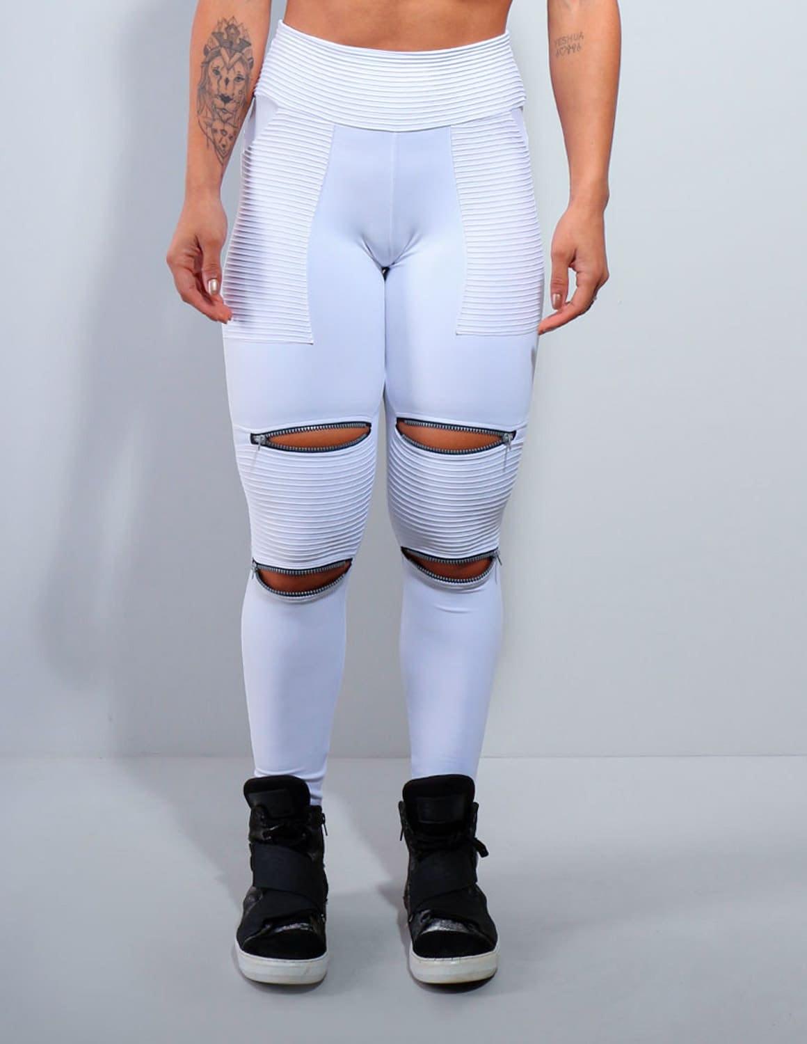 Calça em Poliamida Branca com Bolsos e Zíper | Ref: 3.3.2439-02