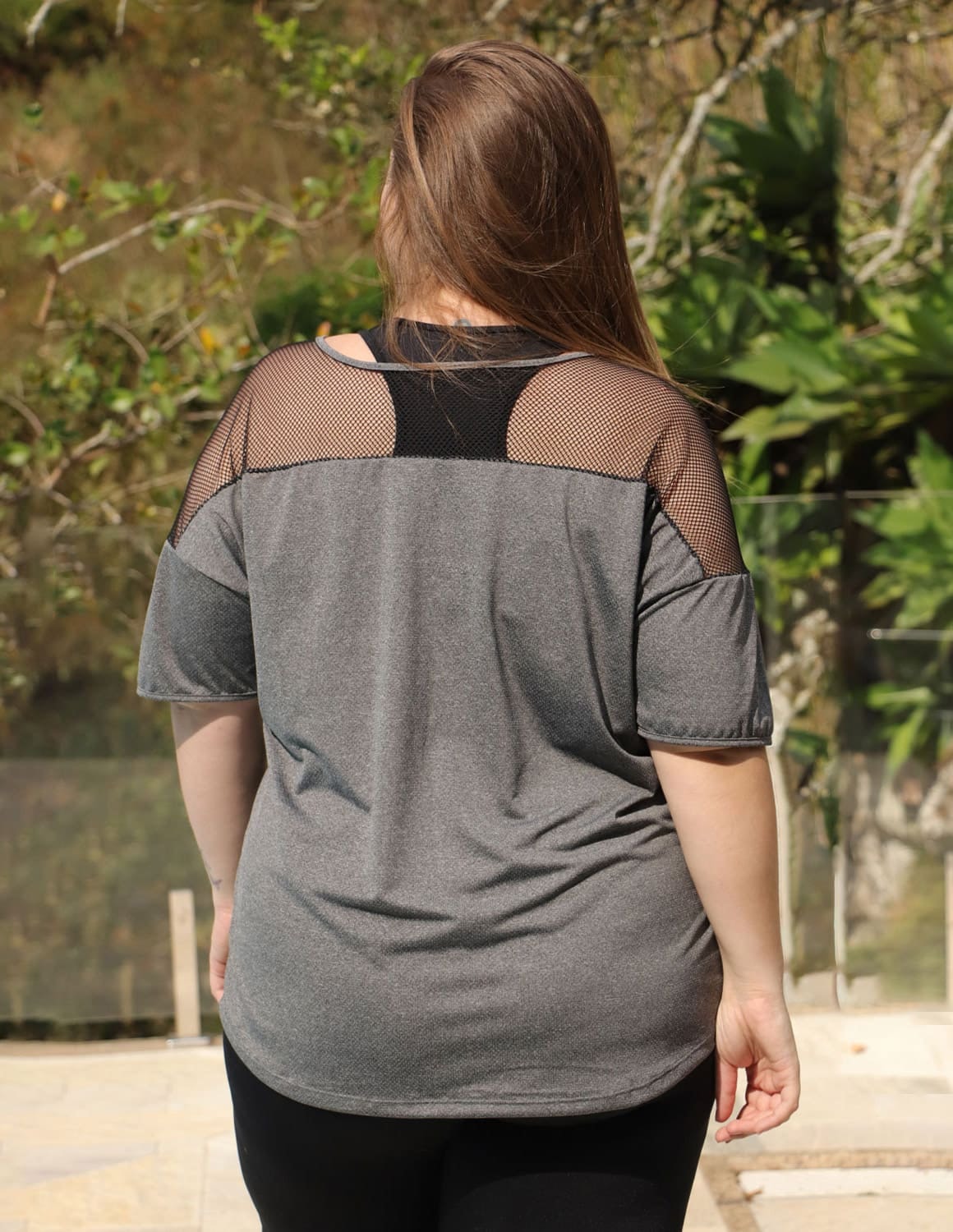 Blusa Plus Size Mescla em Dry Fit com Recortes de Tela Preta | Ref: 4.4.4143-0301