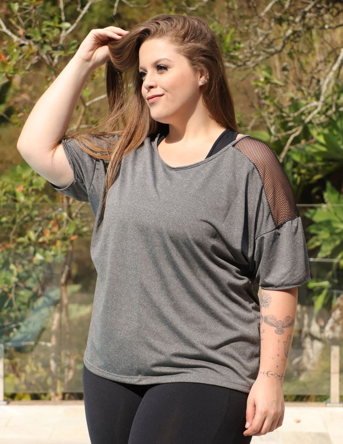 Blusa Plus Size Mescla em Dry Fit com Recortes de Tela Preta | Ref: 4.4.4143-0301