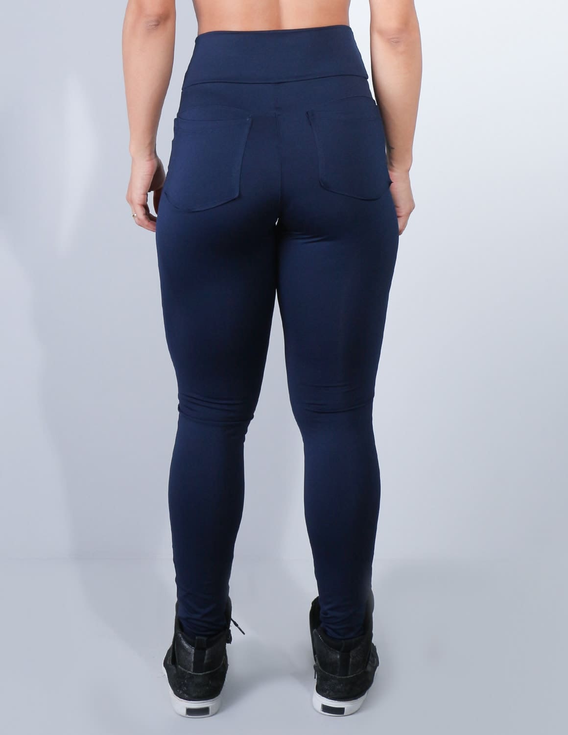 Calça Feminina Azul Marinho com Bolsos | Ref: 4.4.4241-18