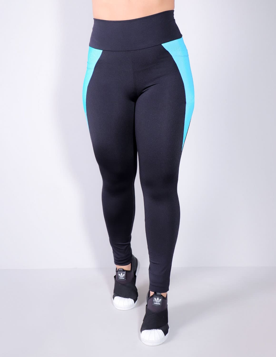 Calça Legging Empina Bumbum Preta com Tela e Bolsos | Ref: 4.4.4296-0138