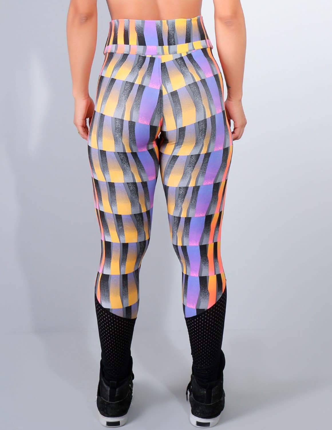 Calça Fitness Estampada com Recortes de Poliamida Preta | Ref: 4.4.4158-3126
