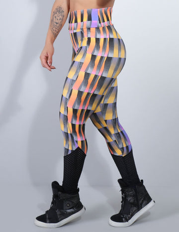Calça Fitness Estampada com Recortes de Poliamida Preta | Ref: 4.4.4158-3126
