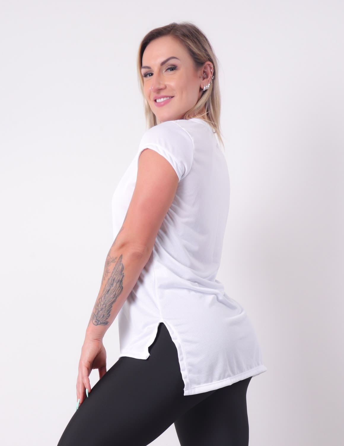 Blusa Alongada com Manguinhas Branca em Dry Fit | Ref: 4.4.4461-02