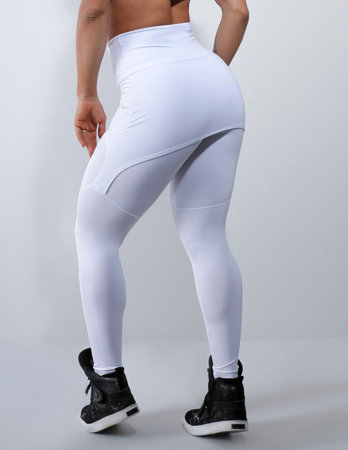 Calça Branca com Tapa Bumbum | Ref: 4.4.4061-02