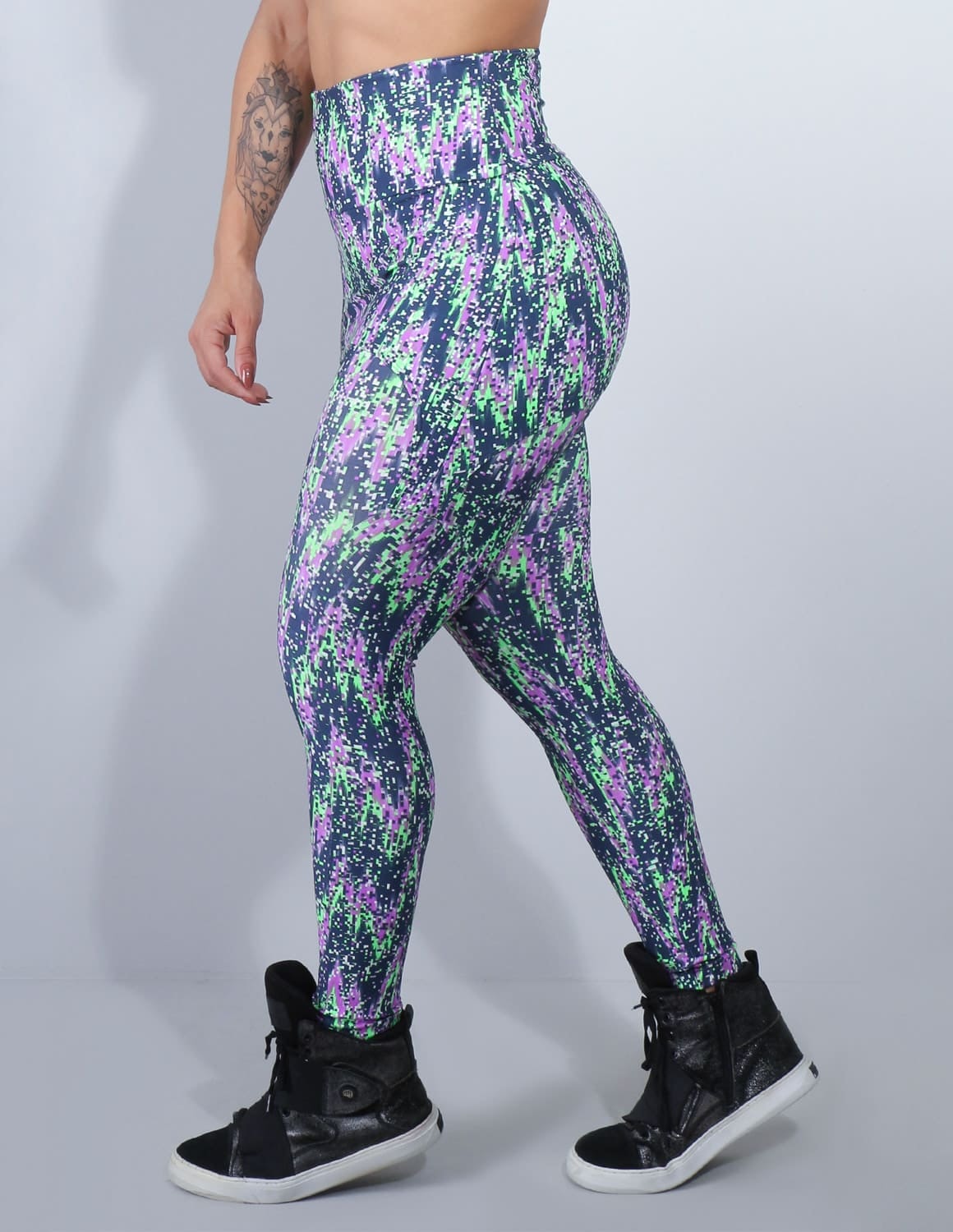 Calça Feminina Estampada com Saia Tapa Bumbum | Ref: 4.4.4061-3121