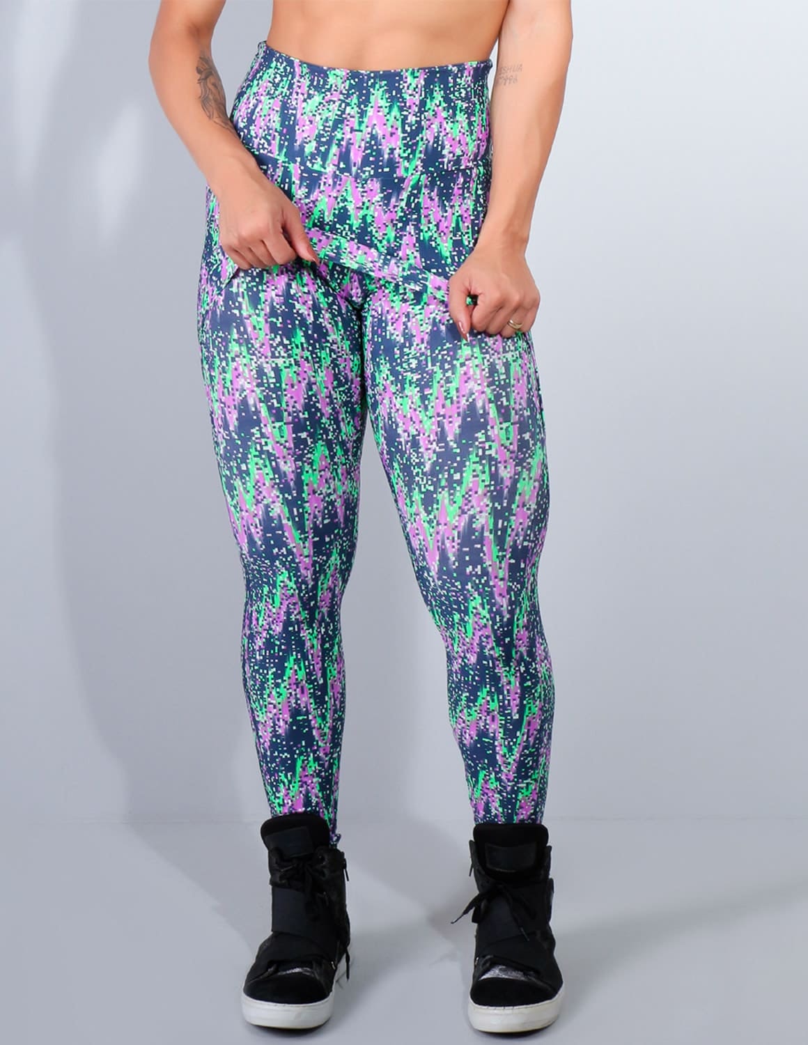 Calça Feminina Estampada com Saia Tapa Bumbum | Ref: 4.4.4061-3121