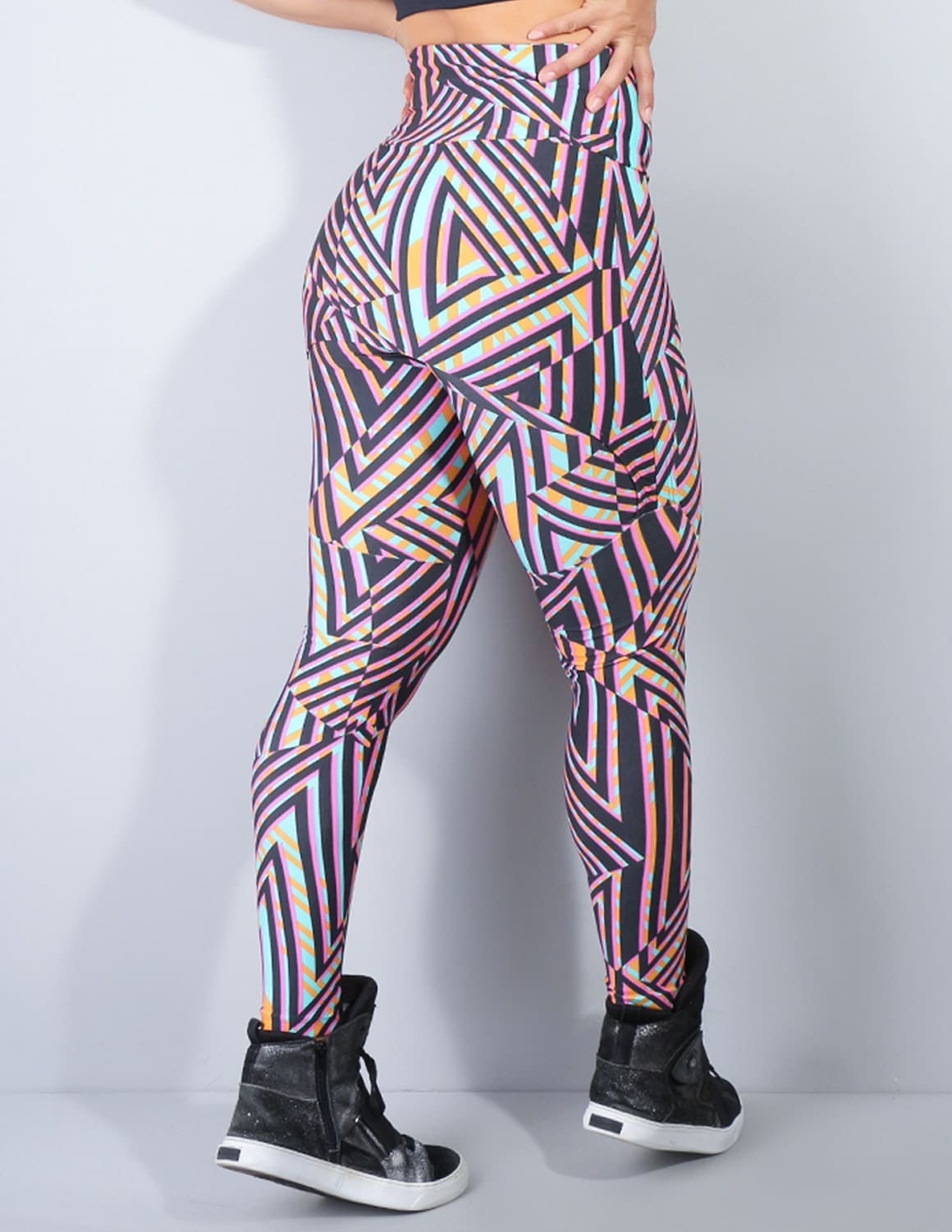 Calça Feminina com Estampa e Tapa Bumbum | Ref: 4.4.4061-3067