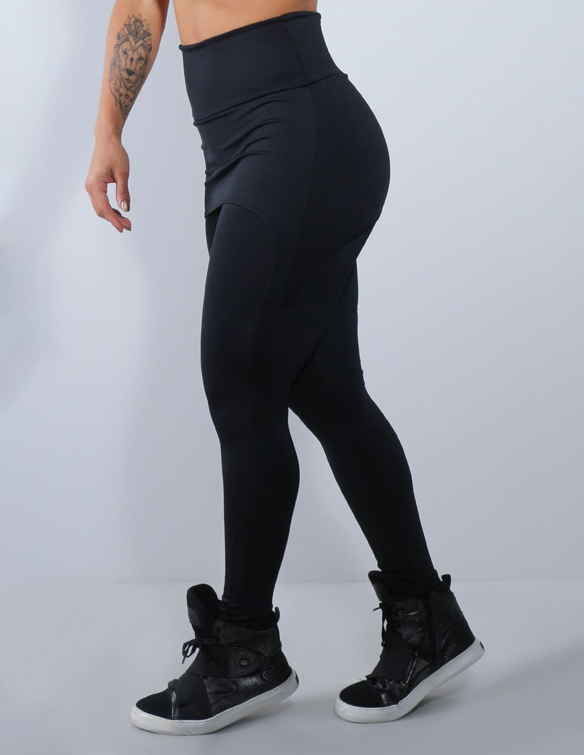 Calça Legging Preta com Tapa Bumbum | Ref: 4.4.4061-01