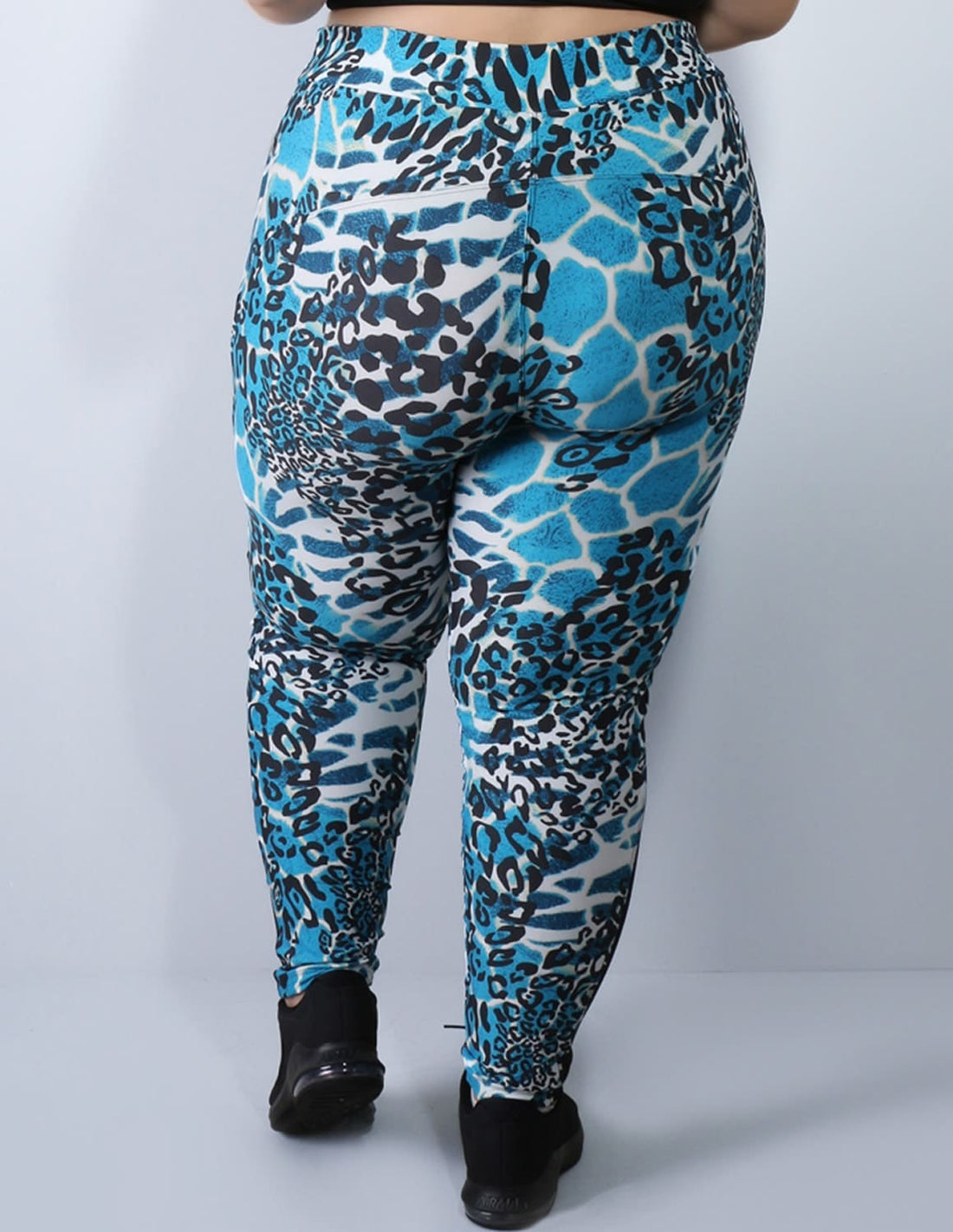 Calça Feminina Plus Size Estampada com Recortes | Ref: 4.4.1768-3093