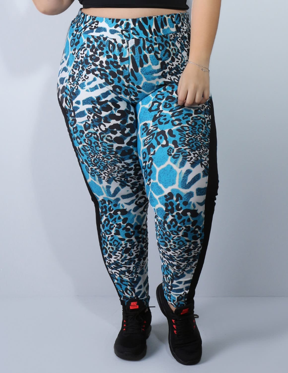 Calça Feminina Plus Size Estampada com Recortes | Ref: 4.4.1768-3093