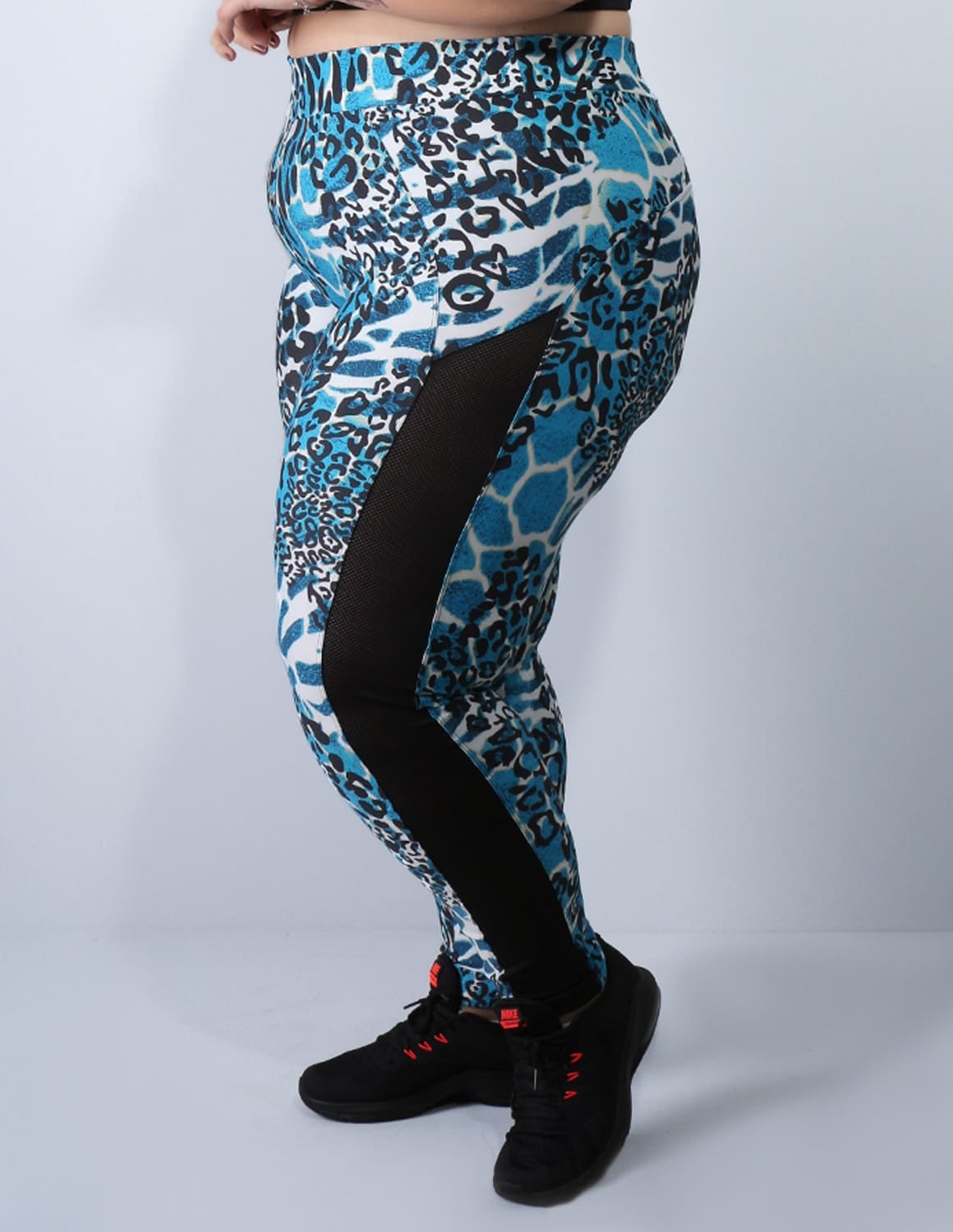 Calça Feminina Plus Size Estampada com Recortes | Ref: 4.4.1768-3093