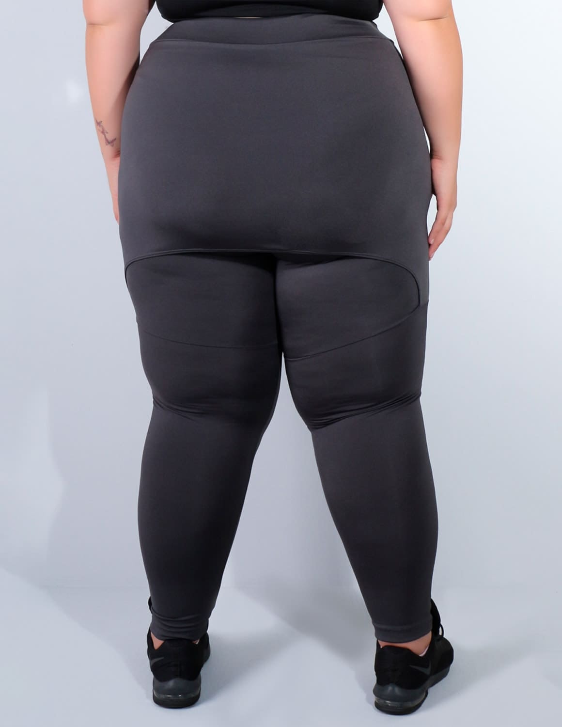 Calça Feminina Plus Size Grafite com Saia Tapa Bumbum | Ref: 4.4.4055-28