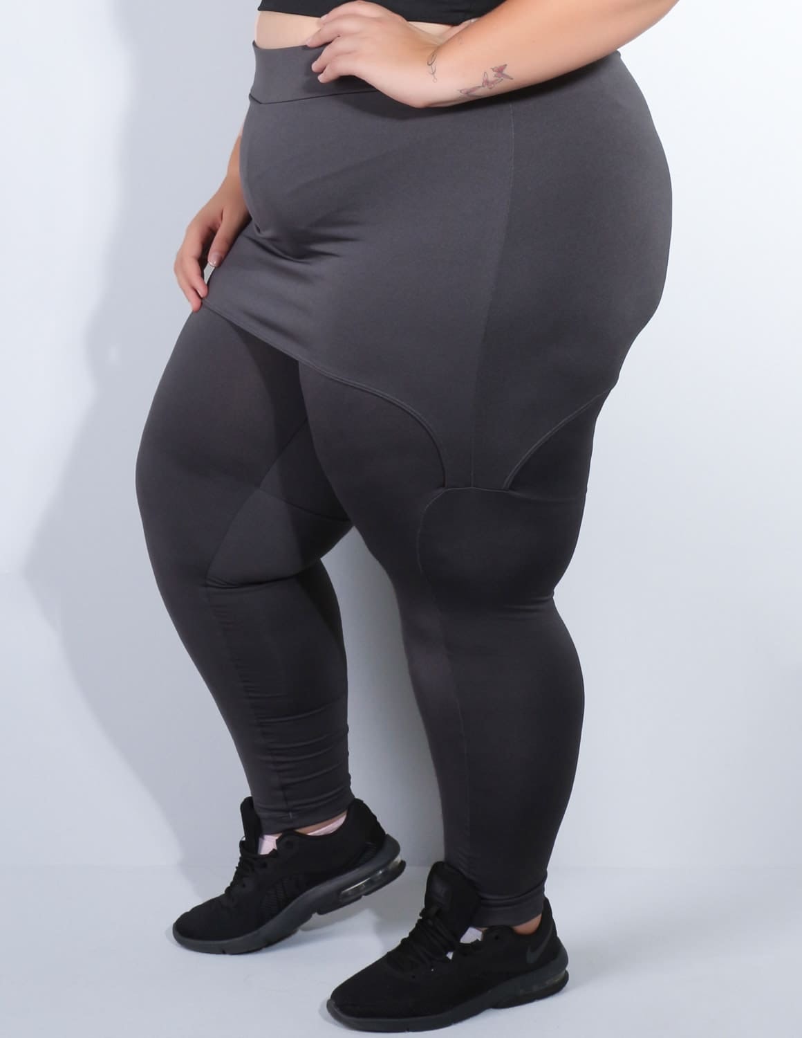Calça Feminina Plus Size Grafite com Saia Tapa Bumbum | Ref: 4.4.4055-28