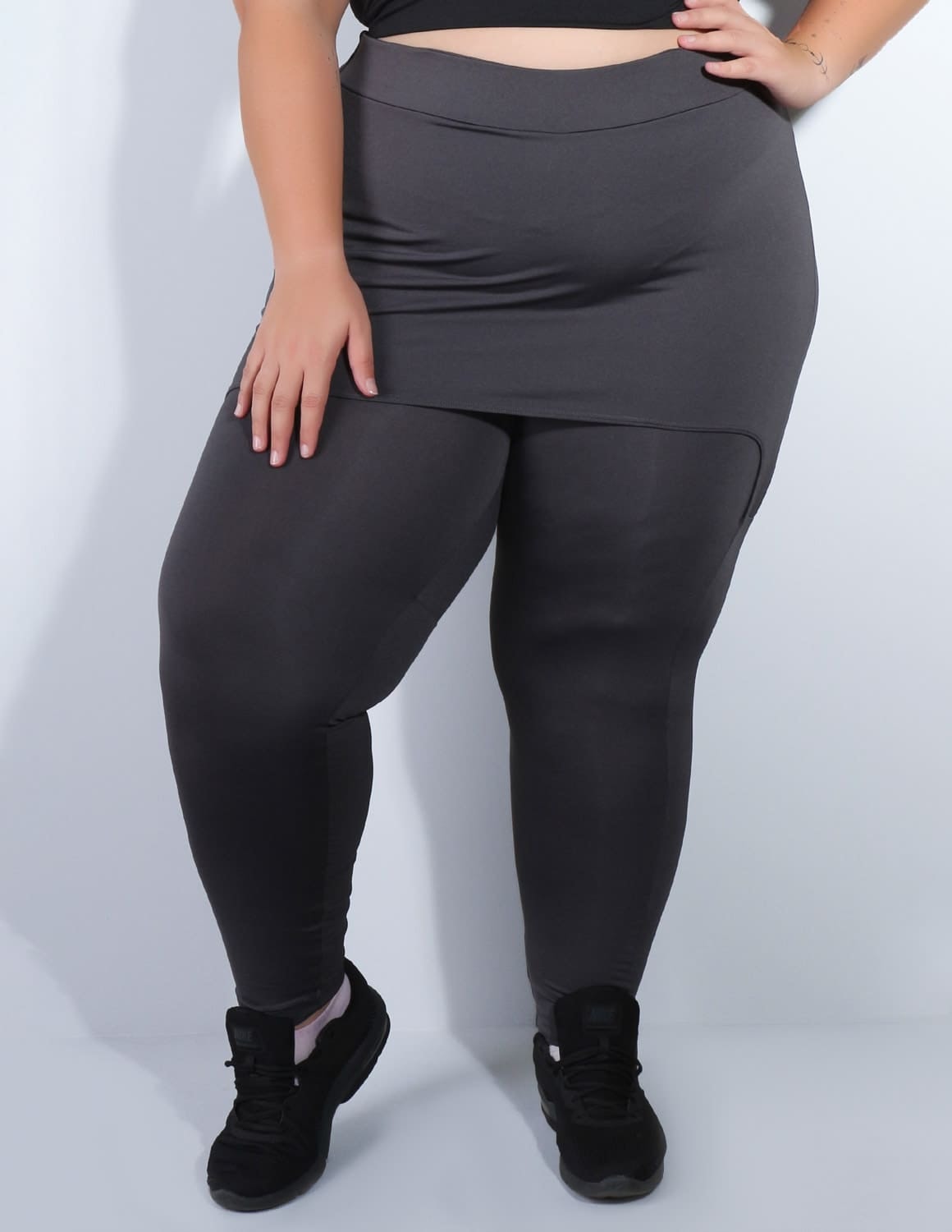 Calça Feminina Plus Size Grafite com Saia Tapa Bumbum | Ref: 4.4.4055-28