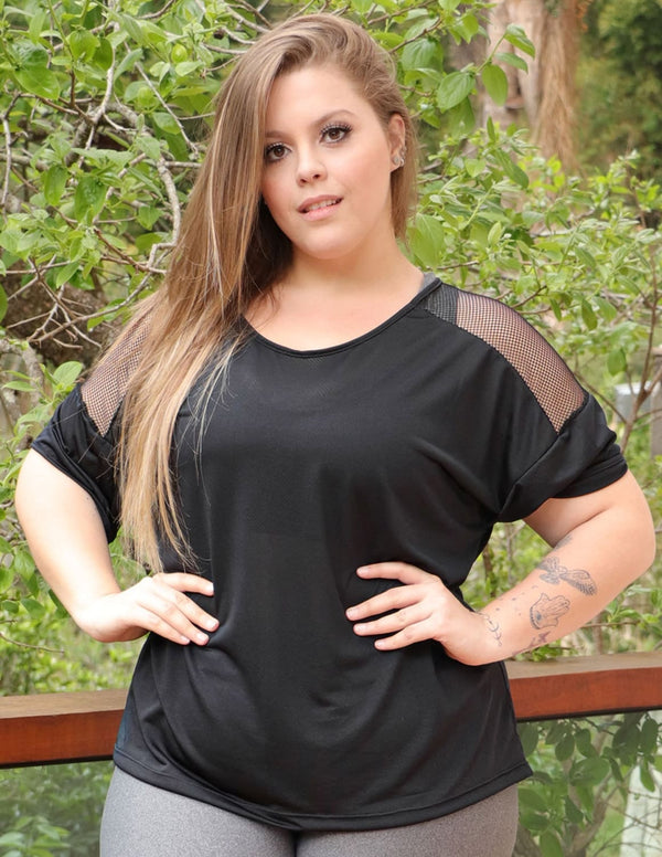 Blusa Preta Plus Size em Dry Fit com Recorte de Tela | Ref: 4.4.4143-0101