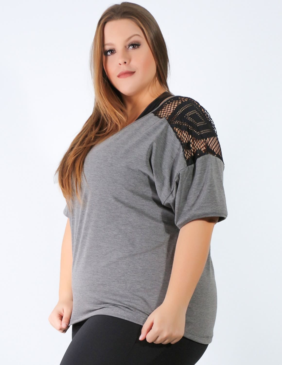 Blusa Plus Size em Viscolycra Grafite com Tela Preta | Ref: 4.4.4143-28