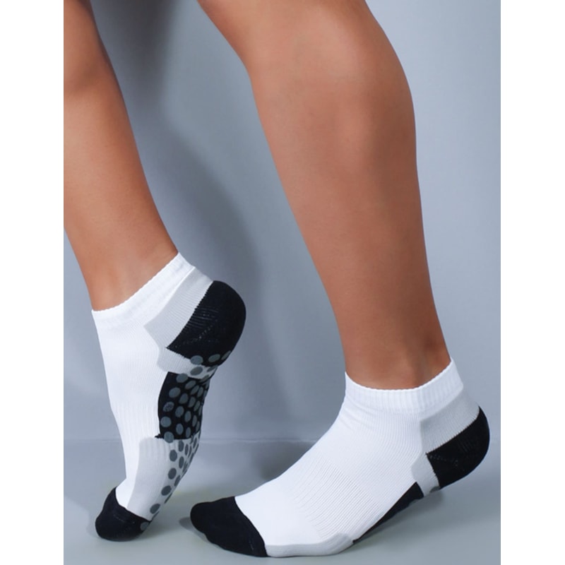 Sapatilha Fechada para Pilates com Anti Derrapante | Ref: 5.5.6005-0201-33 A 39-BRANCO-02-PRETO-01