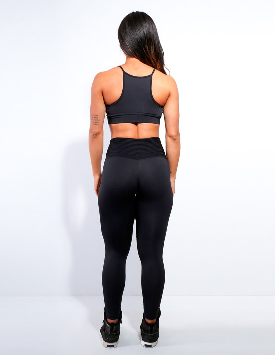 Conjunto Fitness em Poliamida Preta com Detalhes Texturizados | Ref: 6.6.0061-01