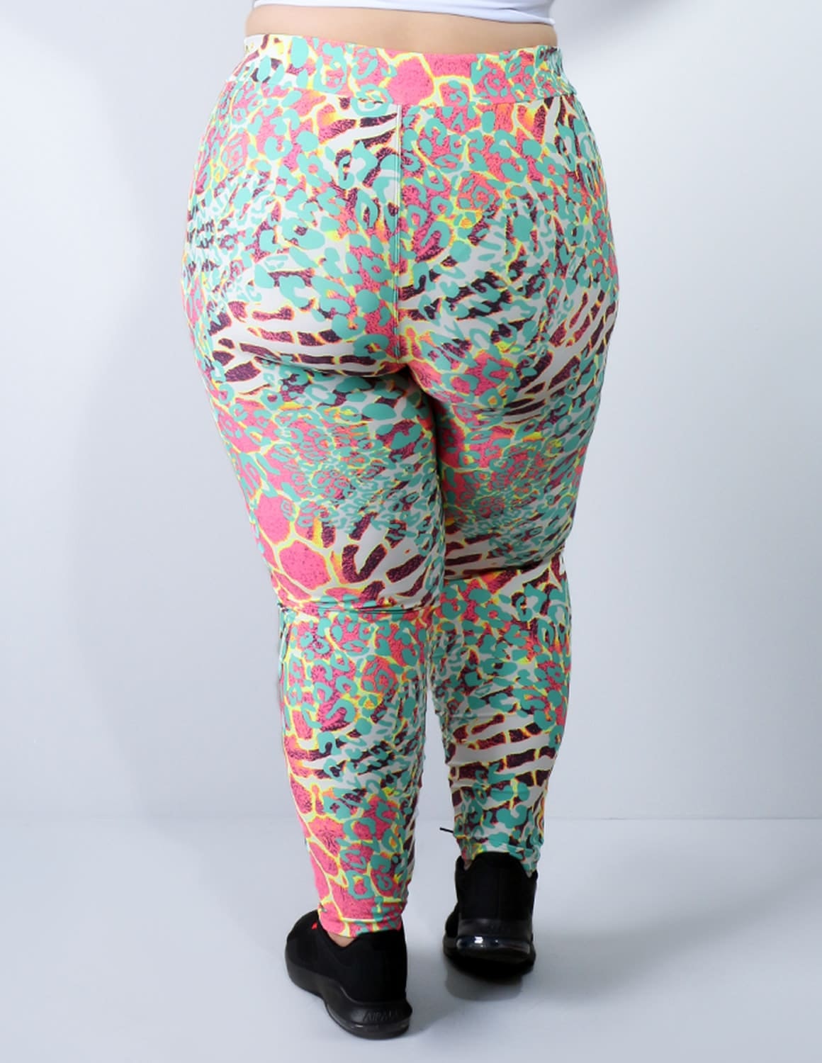 Calça Legging Plus Size Estampada com Recortes | Ref: 4.4.1770-3101