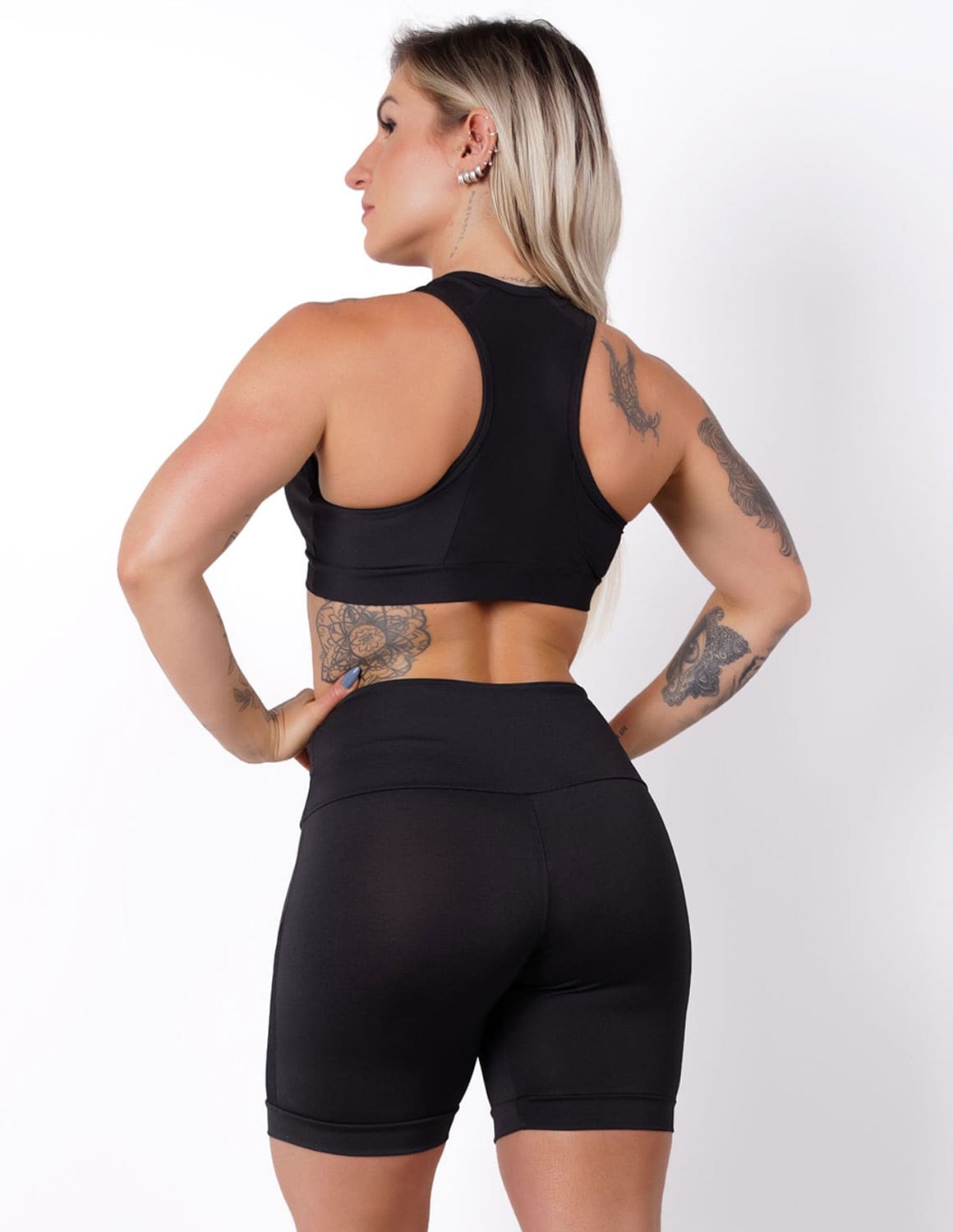 Conjunto Preto com Bermuda Meia Coxa e Cropped com Bojo | Ref: 8.8.0142-01