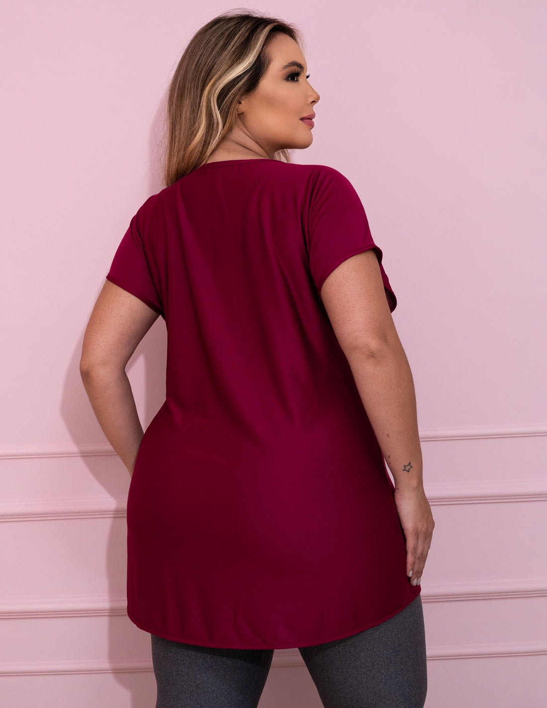 Blusa Feminina Plus Size Bordô em Dry Fit | Ref: 4.4.1752-54