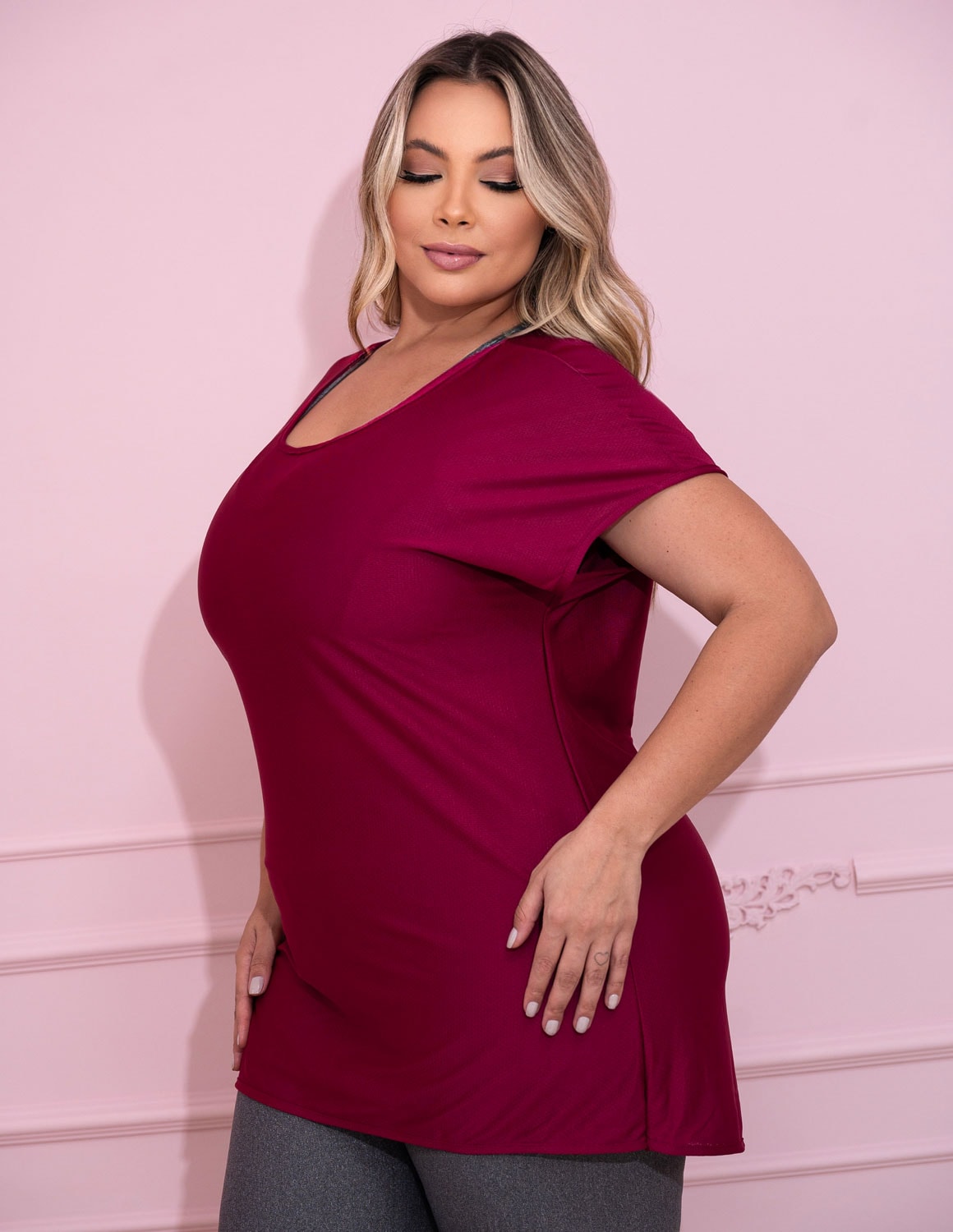 Blusa Feminina Plus Size Bordô em Dry Fit