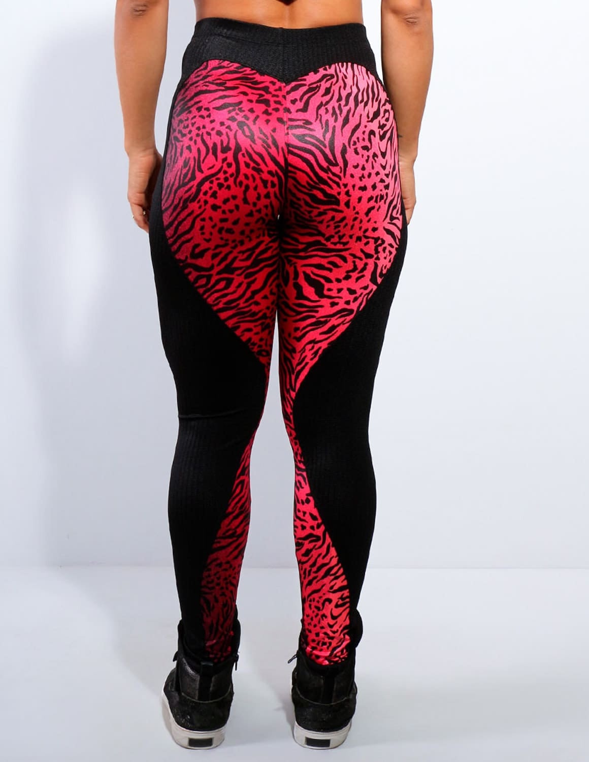 Calça em Poliamida com Textura e Cirrê Estampado | Ref: 3.3.2423-1208