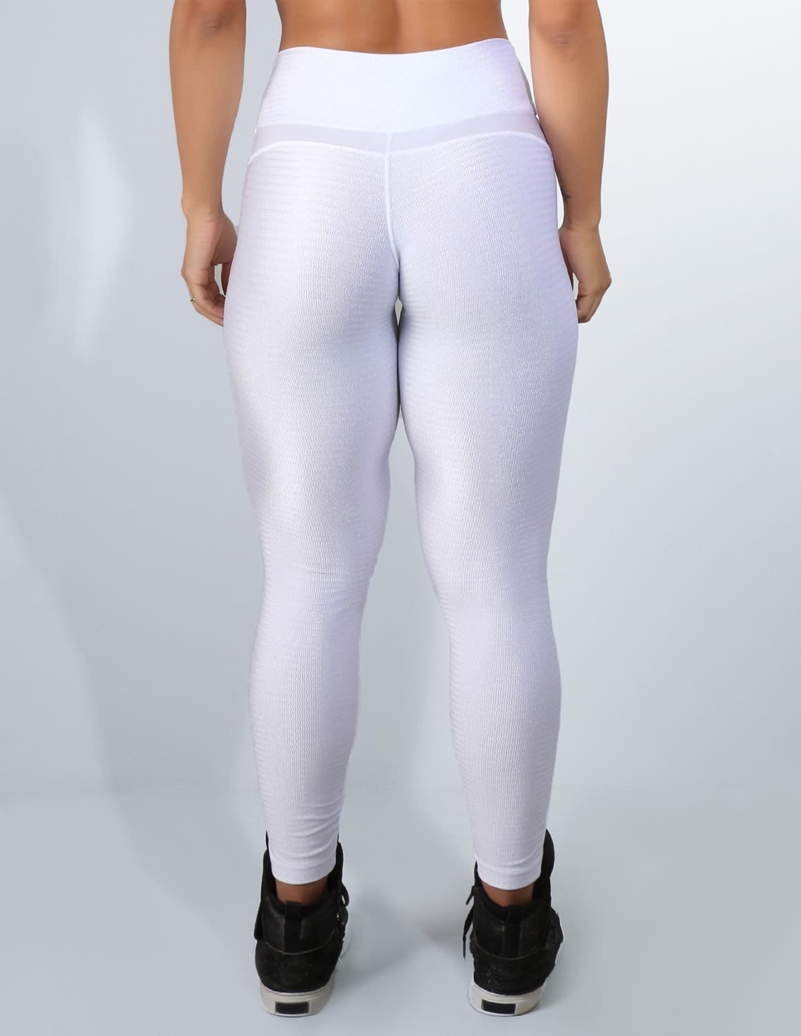 Calça Branca em Poliamida Texturizada com Recortes de Cirrê e Bolsos Laterais | Ref: 3.3.2221TEXT-02