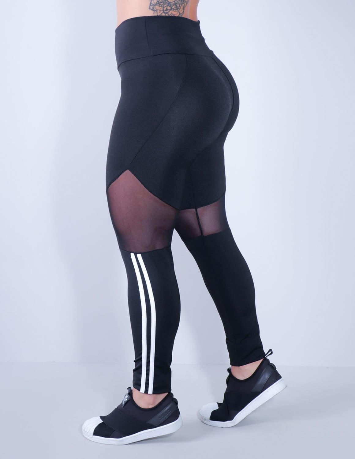 Calça Preta Feminina com Tule e Listras Brancas | Ref: 4.4.4340-0102