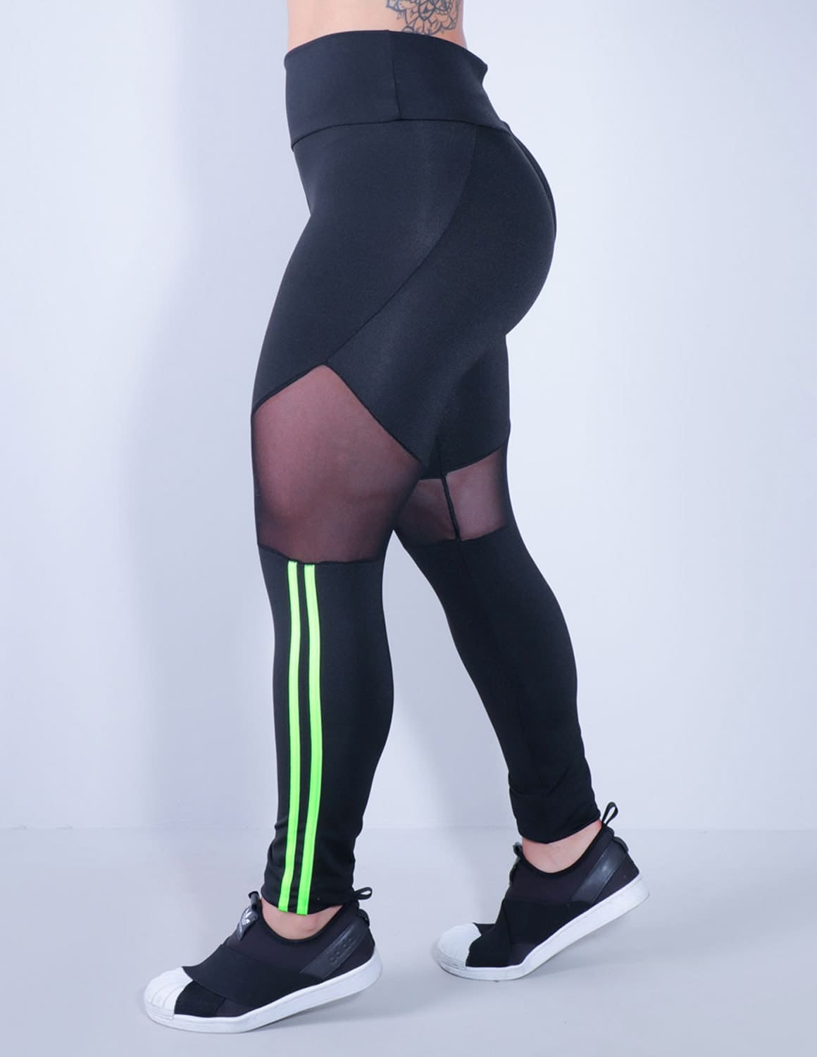 Calça Fitness Preta com Tule e Listras Verde Neon | Ref: 4.4.4340-0132