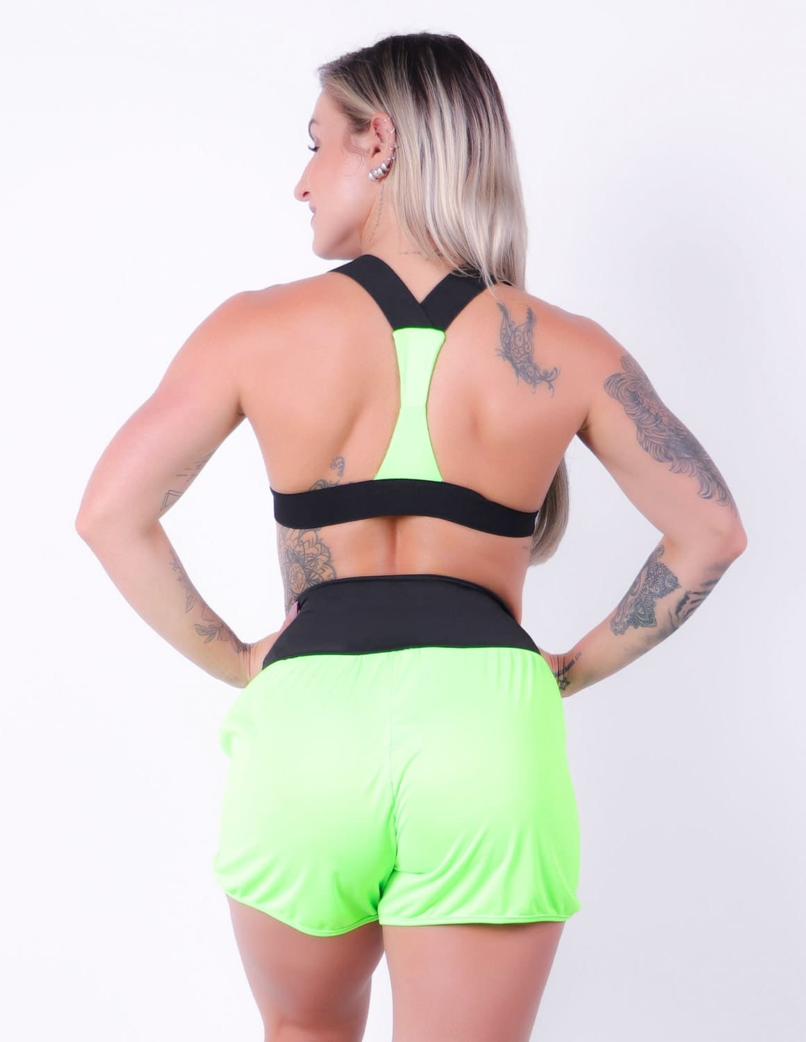 Conjunto Fitness em Dry Fit Verde Neon com Short e Top com Bojo | Ref: 8.8.0212-3201