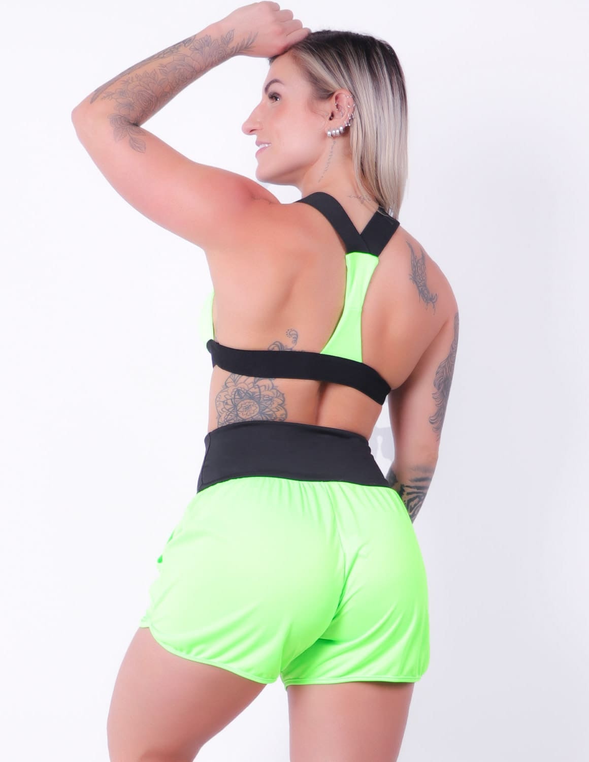Conjunto Fitness em Dry Fit Verde Neon com Short e Top com Bojo | Ref: 8.8.0212-3201