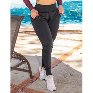 Calça Jogger Preta com Recortes de Tela nas Laterais | Ref: 3.3.2599-01