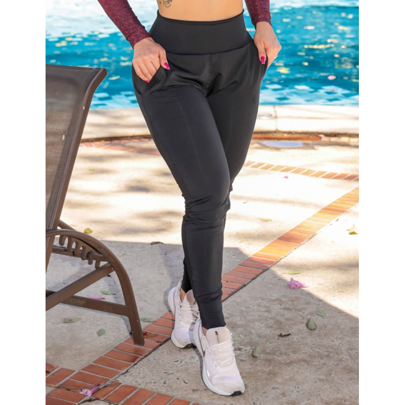 Calça Jogger Preta com Recortes de Tela nas Laterais | Ref: 3.3.2599-01