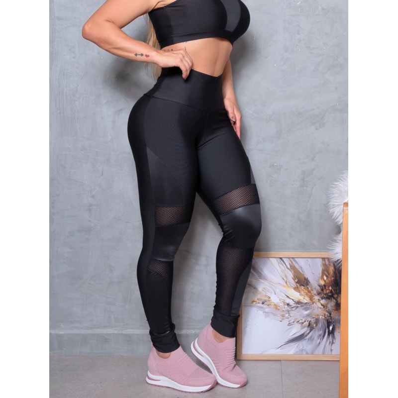 Calça Punho Fitness Preta com Recortes em Tela e Cirrê | Ref: 3.3.2607-01