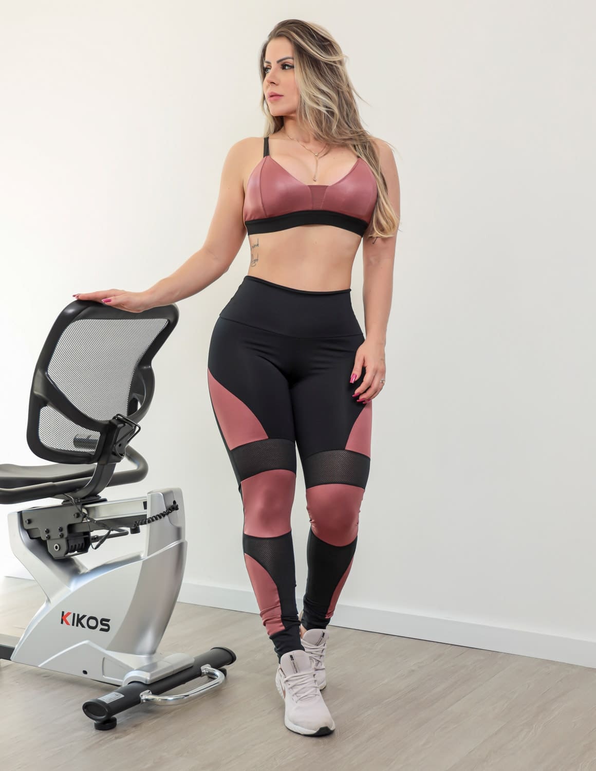 Calça Punho Feminina com Recortes em Cirrê e Tela | Ref: 3.3.2607-0155