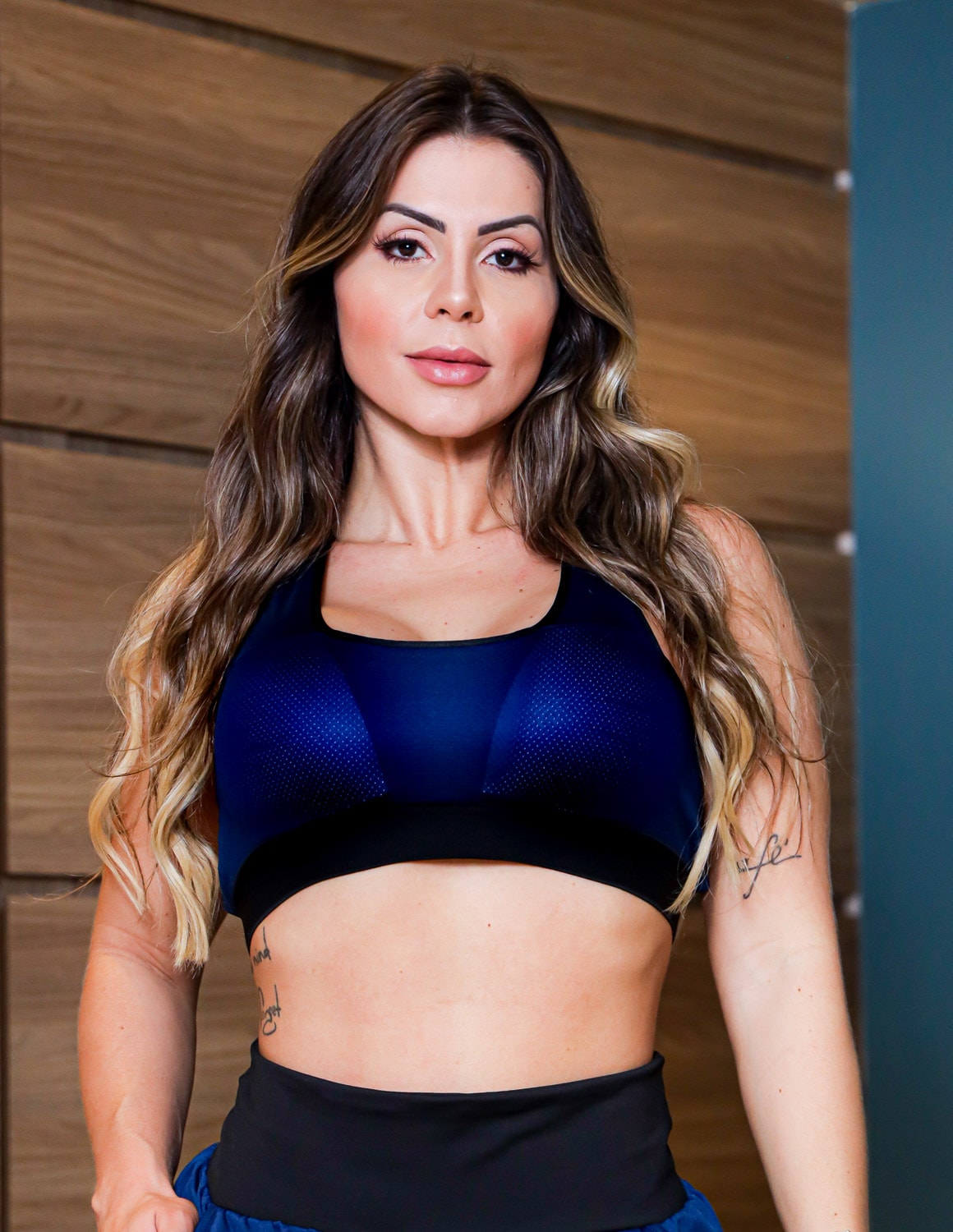Conjunto Feminino Running em Dry Fit com Top e Short com Bolso