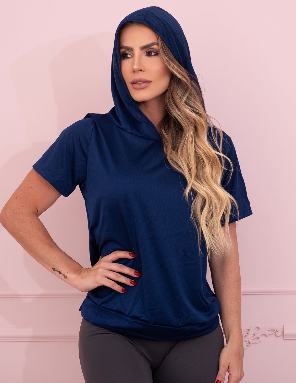 Blusa Fitness Academia Dry Fit Furadinho com Capuz