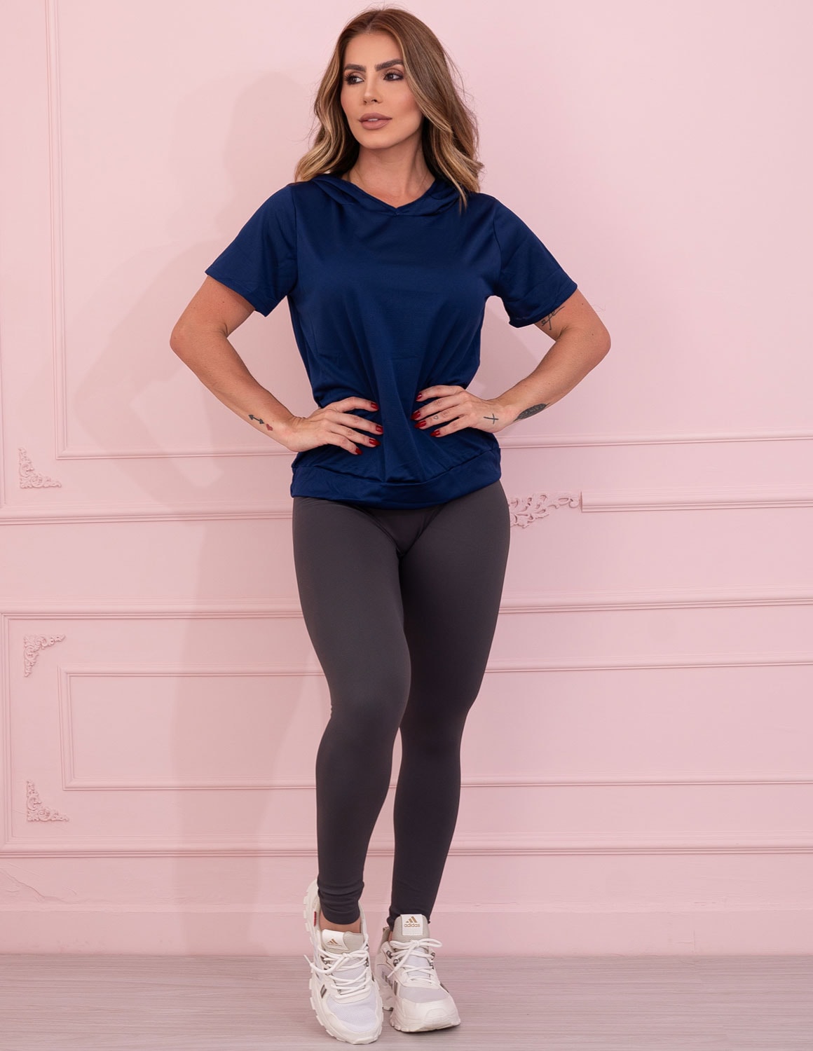 Blusa Fitness Academia Dry Fit Furadinho com Capuz