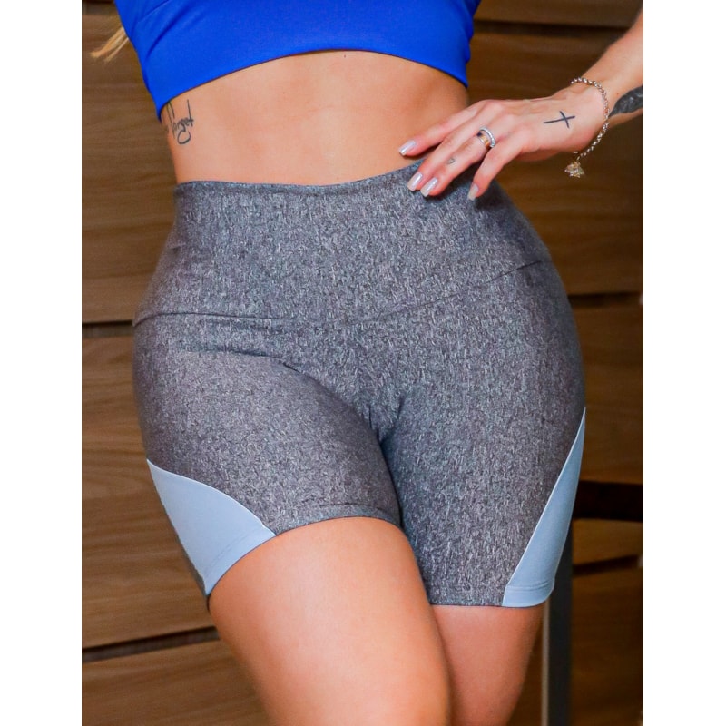 Short Feminino Fitness em Suplex com Recortes