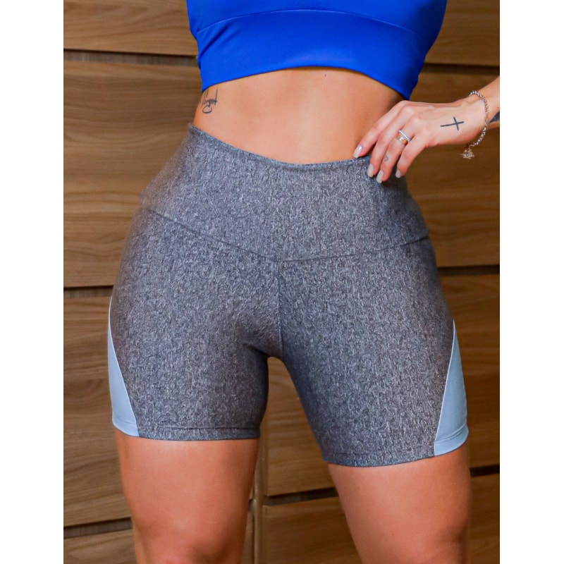 Short Feminino Fitness em Suplex com Recortes