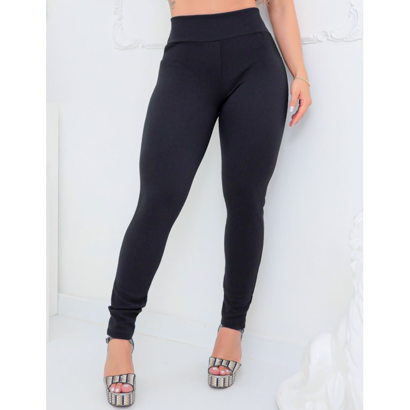 Calça Feminina em Crepe de Alfaiataria com Bolsos