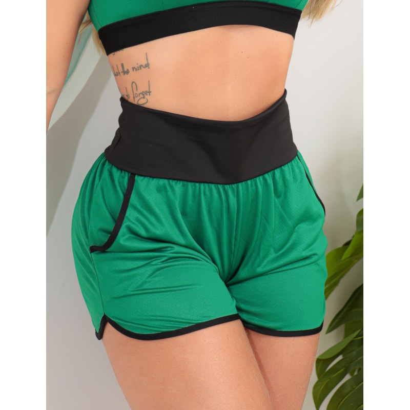 Shortinho de Corrida em Dry Fit Feminino com Bolsos e Cós Preto
