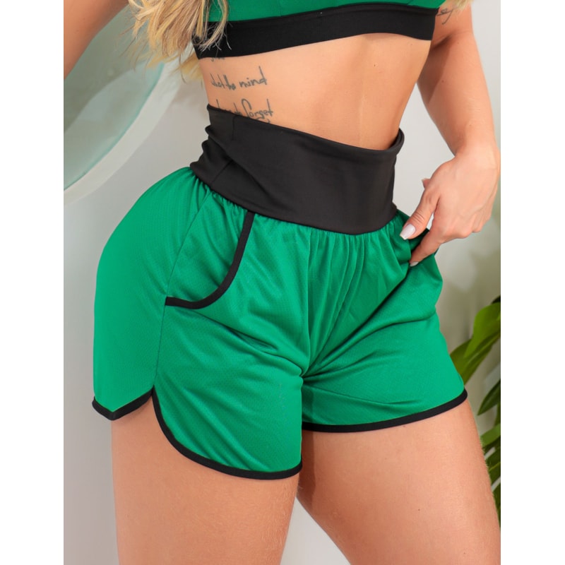 Shortinho de Corrida em Dry Fit Feminino com Bolsos e Cós Preto