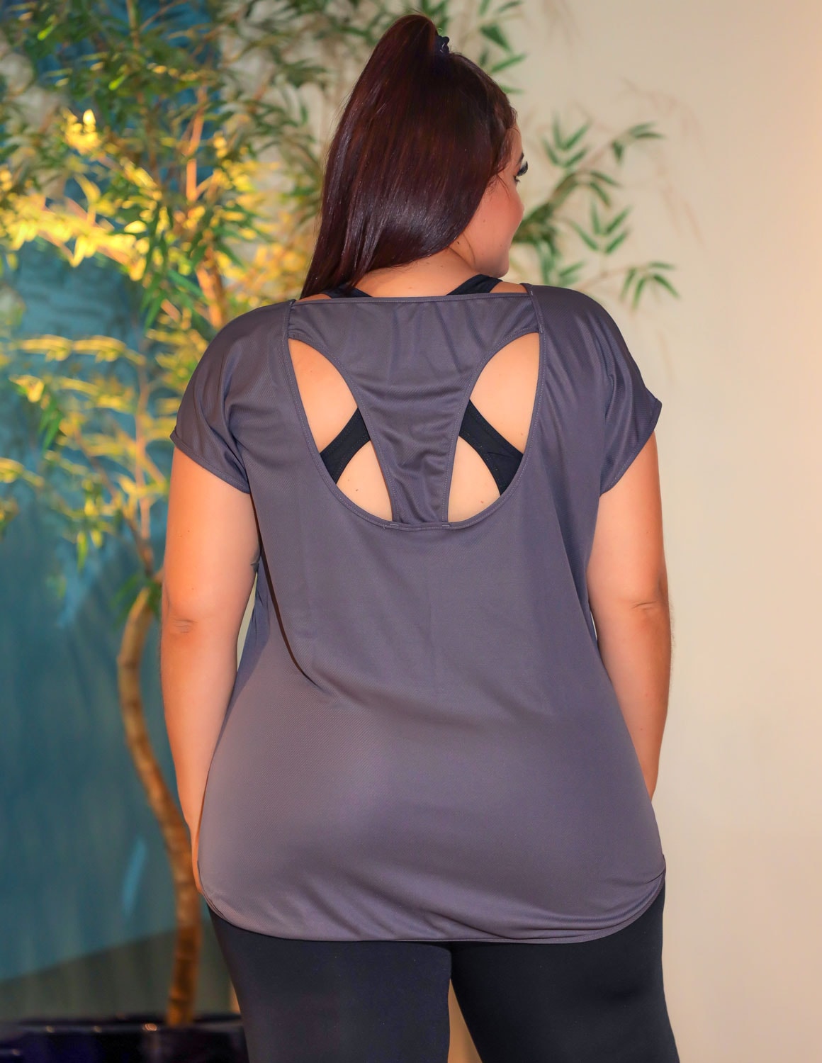 Camiseta Plus Size Feminina Esportiva  em Dry Fit Furadinho
