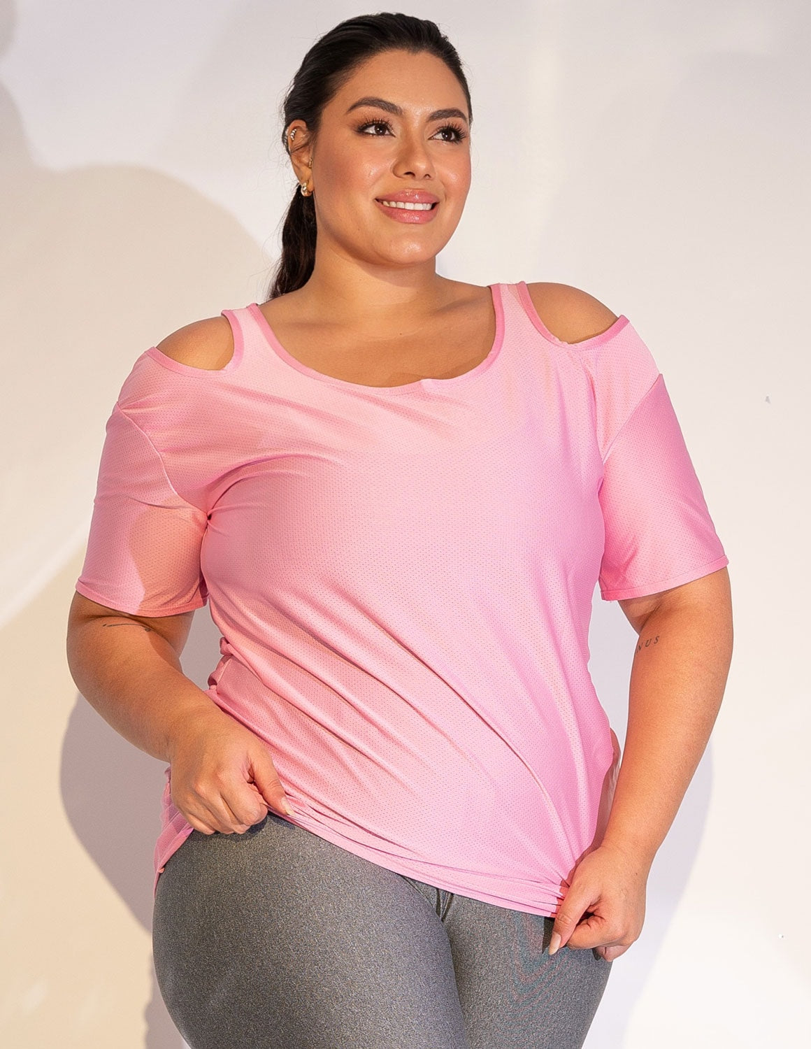 Camisa Esportiva Feminina Plus Size em Dry Fit Seca Rápido