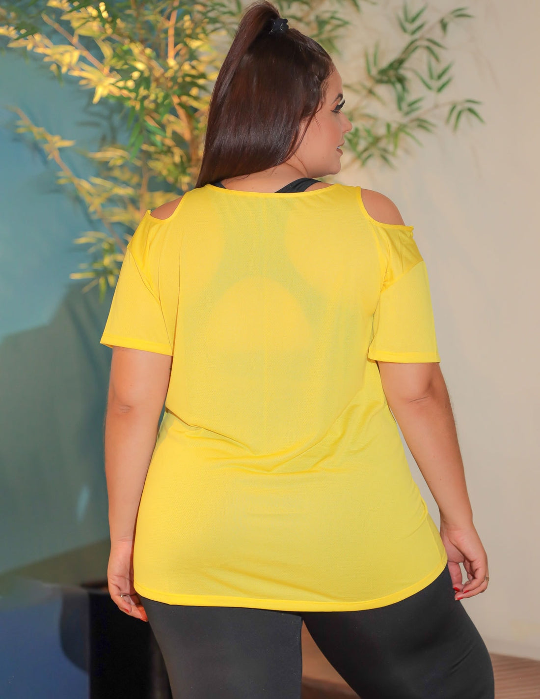Blusa Comprida Feminina Plus Size Fitness em Dry Fit Seca Rápido